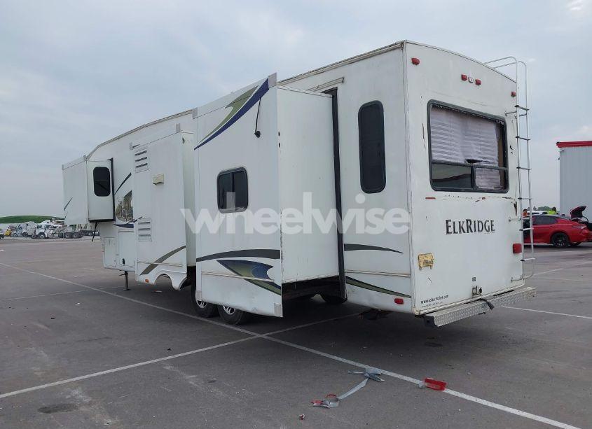 Photo 3 of 2011 Heartland 34qsrl (VIN 5SFRG3728BE220520)