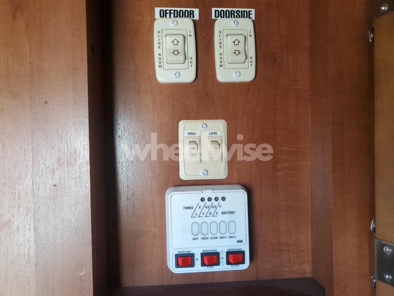 Photo 8 of 2012 HEARTLAND BIG HORN TRAILER (VIN 5SFSG3127CE243556)