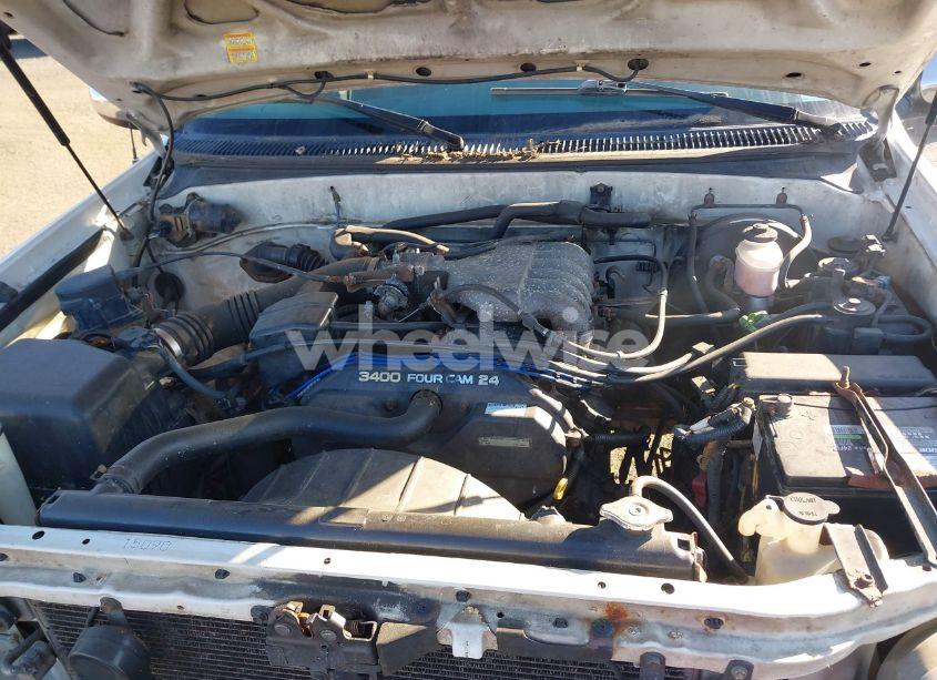 Photo 10 of 2002 Toyota Tundra SR5 (VIN 5TBBN44152S228119)