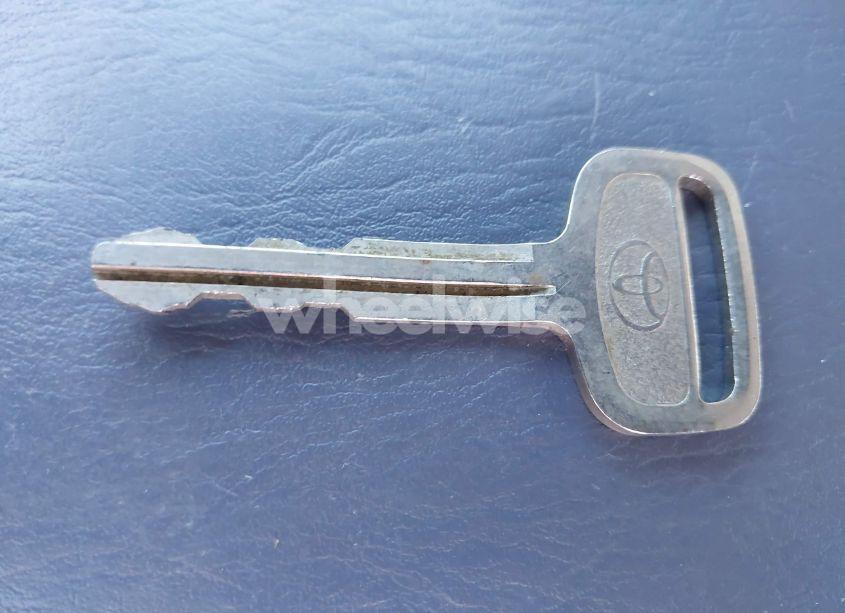 Photo 11 of 2002 Toyota Tundra SR5 (VIN 5TBBN44152S228119)