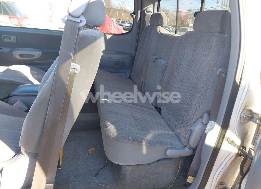 Photo 8 of 2002 Toyota Tundra SR5 (VIN 5TBBN44152S228119)