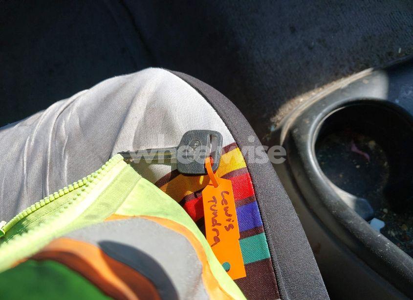 Photo 11 of 2001 Toyota Tundra SR5 V8 (VIN 5TBBT44101S154807)