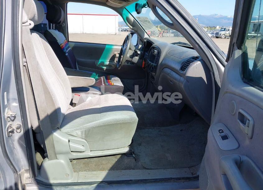 Photo 5 of 2001 Toyota Tundra SR5 V8 (VIN 5TBBT44101S154807)