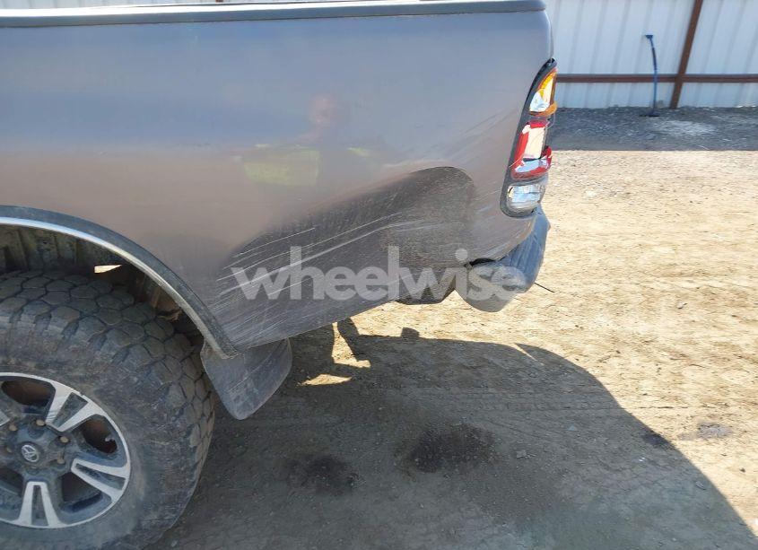 Photo 6 of 2001 Toyota Tundra SR5 V8 (VIN 5TBBT44101S154807)