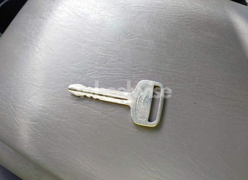 Photo 11 of 2002 Toyota Tundra SR5 V8 (VIN 5TBBT44102S262670)