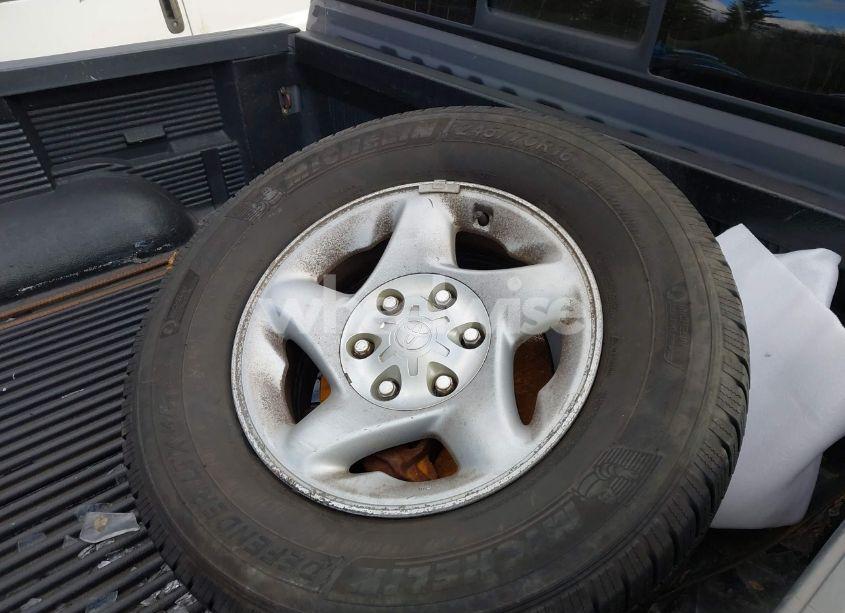 Photo 12 of 2002 Toyota Tundra SR5 V8 (VIN 5TBBT44102S262670)