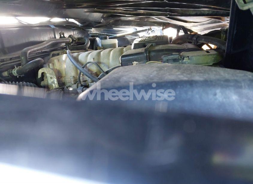 Photo 10 of 2003 Toyota Tundra SR5 V8 (VIN 5TBBT44103S336042)