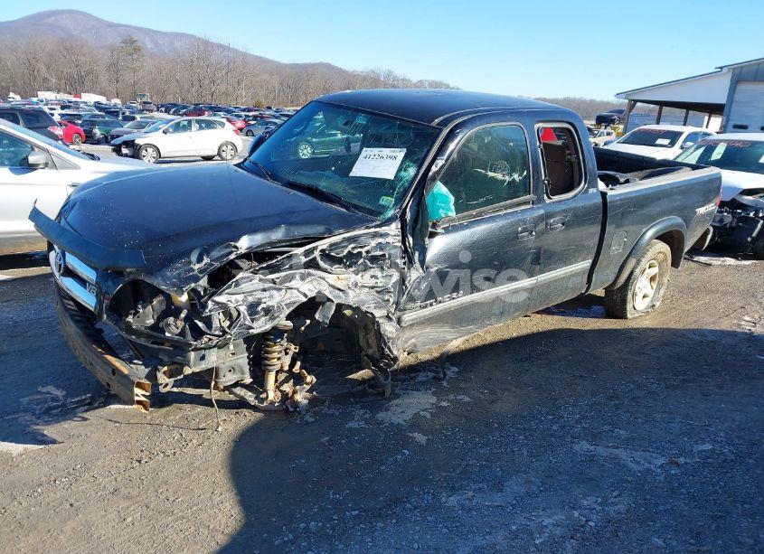 Photo 2 of 2003 Toyota Tundra SR5 V8 (VIN 5TBBT44103S336042)