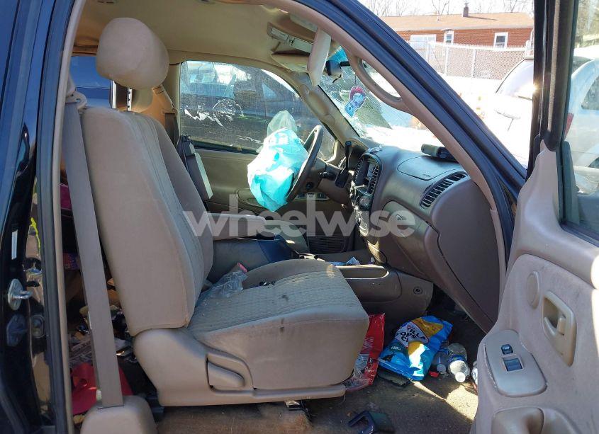 Photo 5 of 2003 Toyota Tundra SR5 V8 (VIN 5TBBT44103S336042)