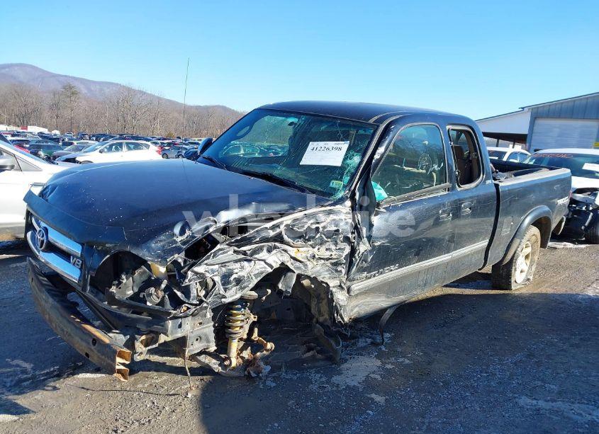 Photo 6 of 2003 Toyota Tundra SR5 V8 (VIN 5TBBT44103S336042)