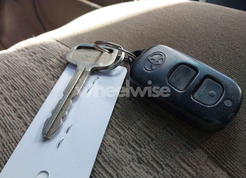 Photo 11 of 2003 Toyota Tundra SR5 V8 (VIN 5TBBT44103S339958)