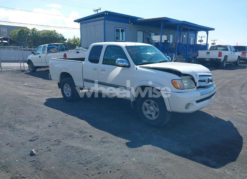 2003 Toyota Tundra SR5 V8 (VIN 5TBBT44103S376668) main photo