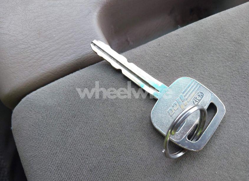 Photo 11 of 2000 Toyota Tundra SR5 V8 (VIN 5TBBT4410YS094778)