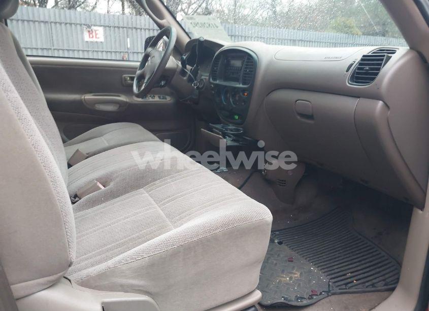 Photo 5 of 2002 Toyota Tundra SR5 V8 (VIN 5TBBT44112S226633)