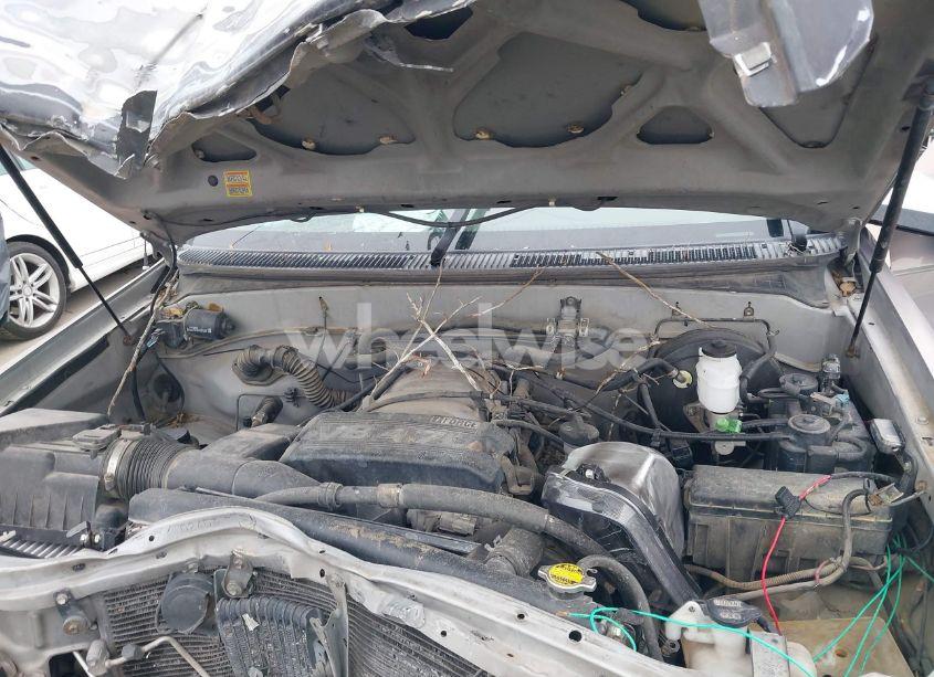 Photo 10 of 2002 Toyota Tundra SR5 V8 (VIN 5TBBT44112S294236)