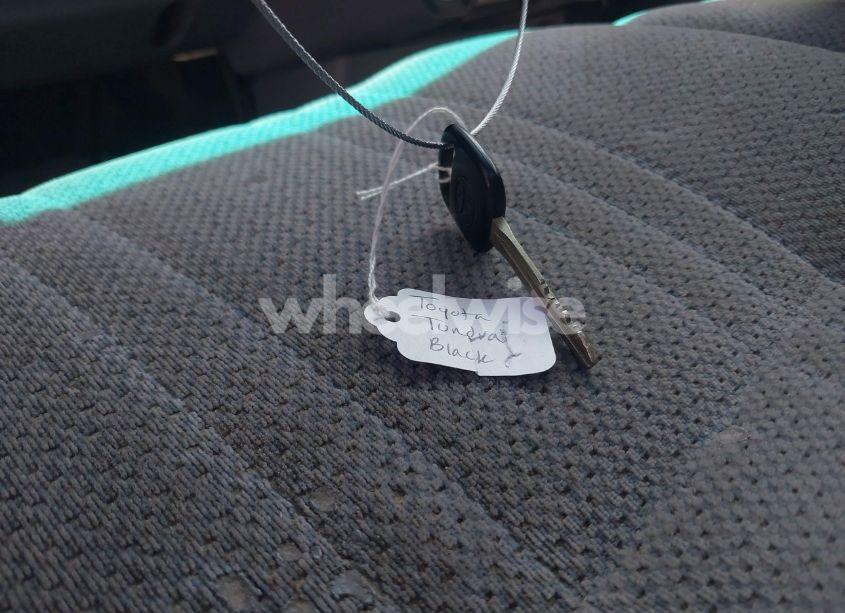 Photo 11 of 2002 Toyota Tundra SR5 V8 (VIN 5TBBT44112S299002)