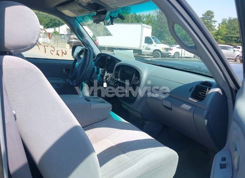 Photo 5 of 2002 Toyota Tundra SR5 V8 (VIN 5TBBT44112S299002)