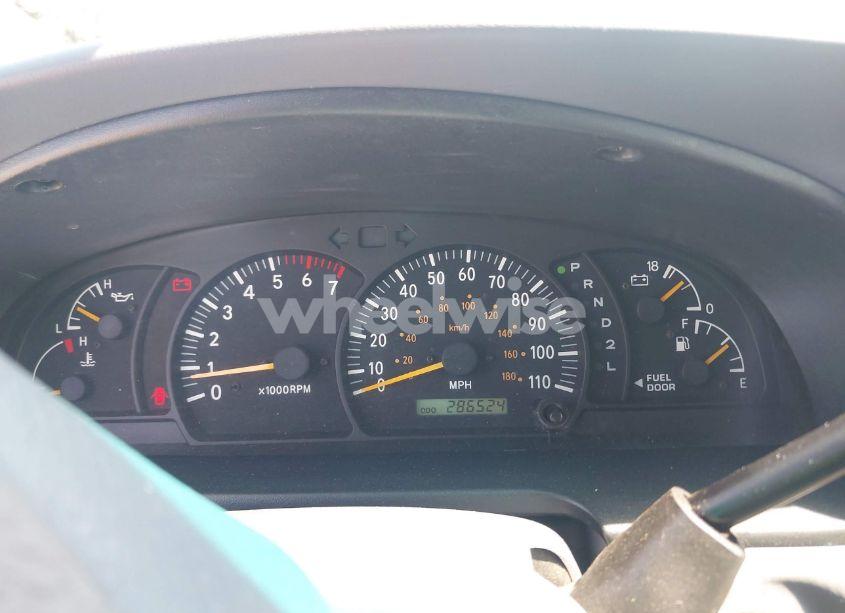 Photo 7 of 2002 Toyota Tundra SR5 V8 (VIN 5TBBT44112S299002)