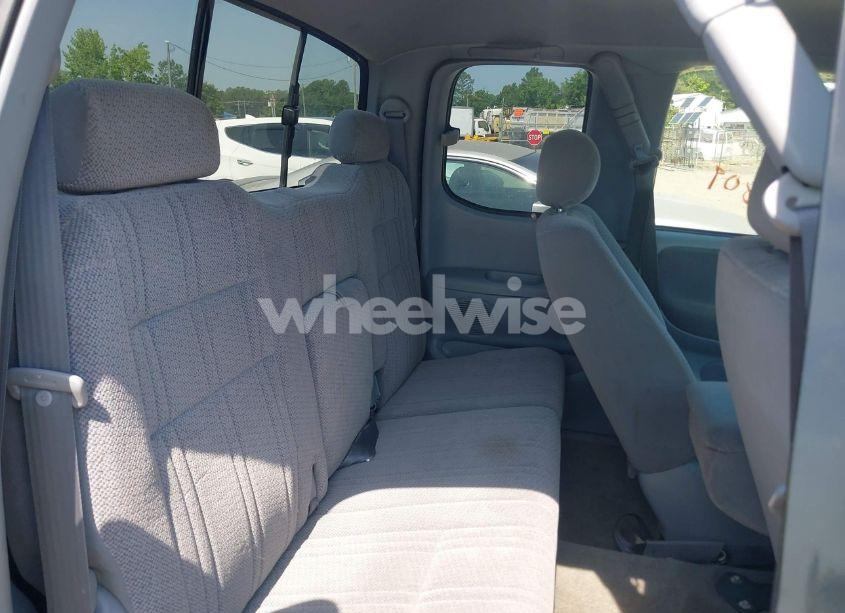 Photo 8 of 2002 Toyota Tundra SR5 V8 (VIN 5TBBT44112S299002)