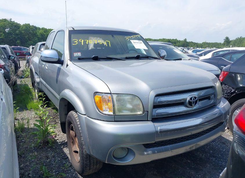 2003 Toyota Tundra SR5 V8 (VIN 5TBBT44113S384097) main photo