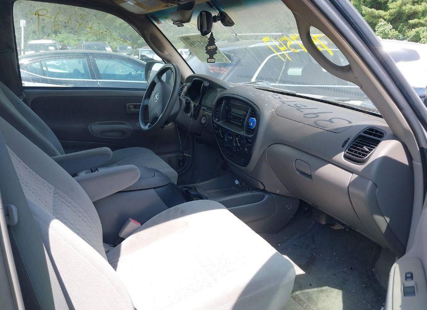 Photo 5 of 2003 Toyota Tundra SR5 V8 (VIN 5TBBT44113S384097)