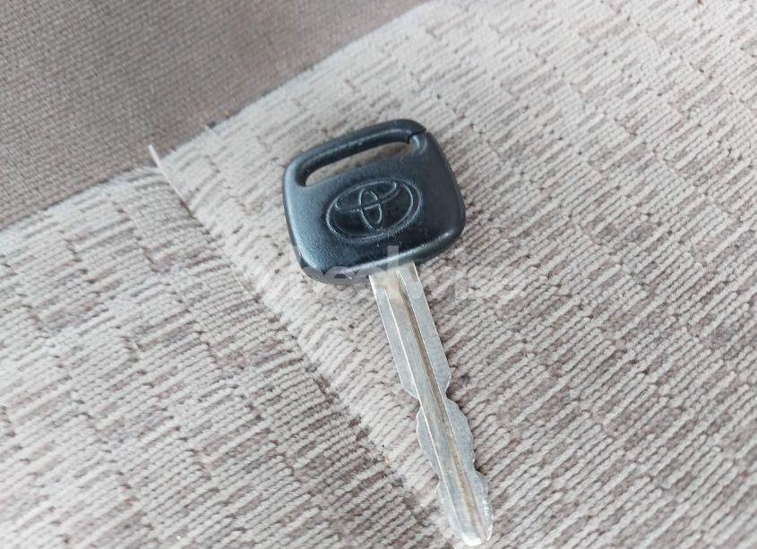 Photo 11 of 2003 Toyota Tundra SR5 V8 (VIN 5TBBT44113S404087)