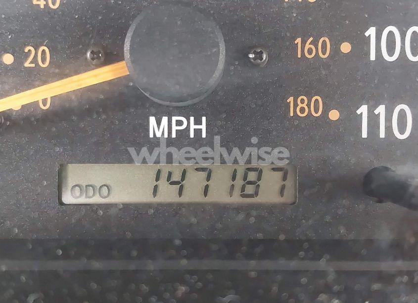 Photo 7 of 2003 Toyota Tundra SR5 V8 (VIN 5TBBT44113S404087)