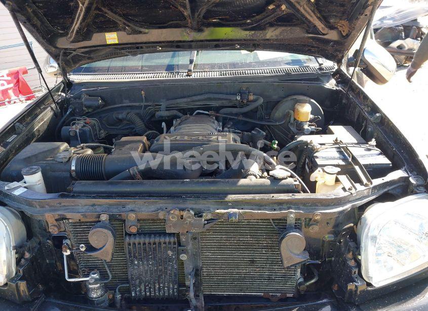 Photo 10 of 2003 Toyota Tundra SR5 V8 (VIN 5TBBT44113S434125)