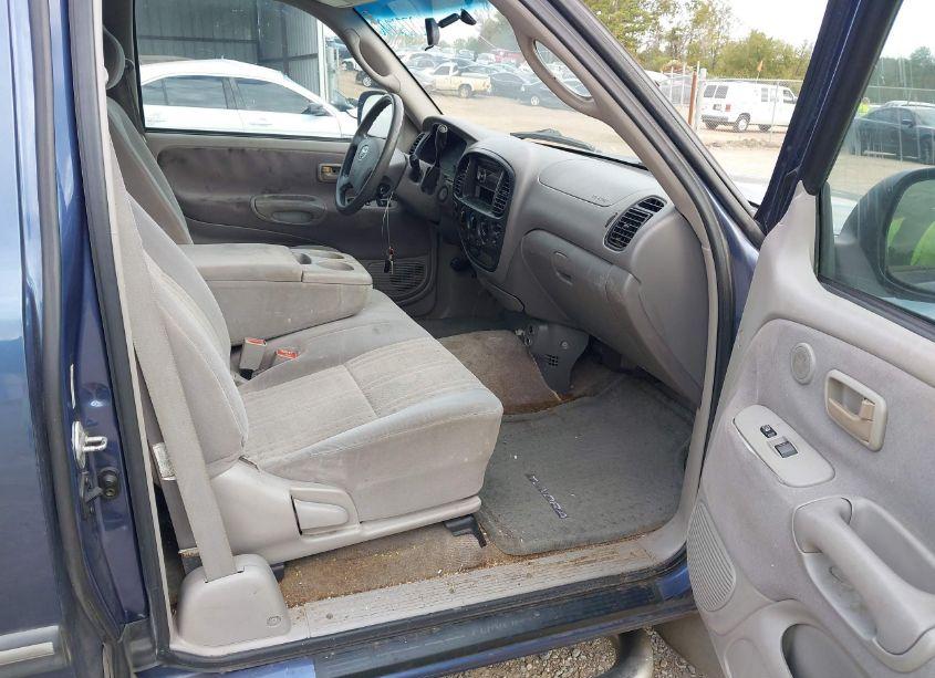 Photo 5 of 2004 Toyota Tundra SR5 V8 (VIN 5TBBT44114S442582)