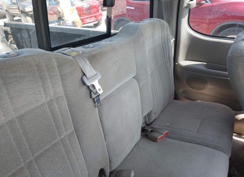 Photo 8 of 2005 Toyota Tundra SR5 V8 (VIN 5TBBT44115S459321)