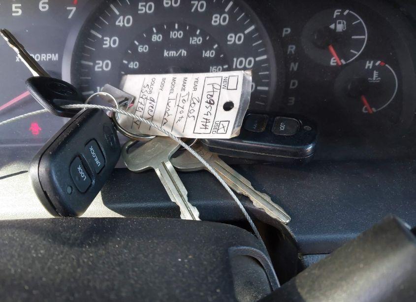 Photo 11 of 2005 Toyota Tundra SR5 V8 (VIN 5TBBT44115S472134)