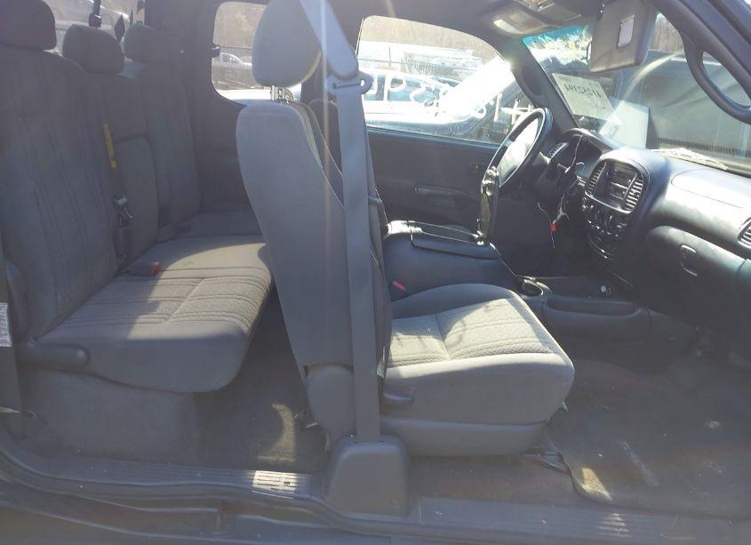 Photo 8 of 2005 Toyota Tundra SR5 V8 (VIN 5TBBT44115S472134)