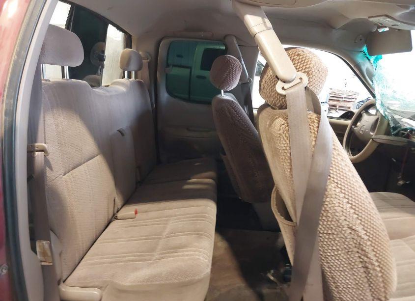 Photo 8 of 2000 Toyota Tundra SR5 V8 (VIN 5TBBT4411YS036260)