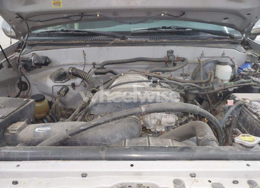 Photo 10 of 2001 Toyota Tundra SR5 V8 (VIN 5TBBT441215169714)