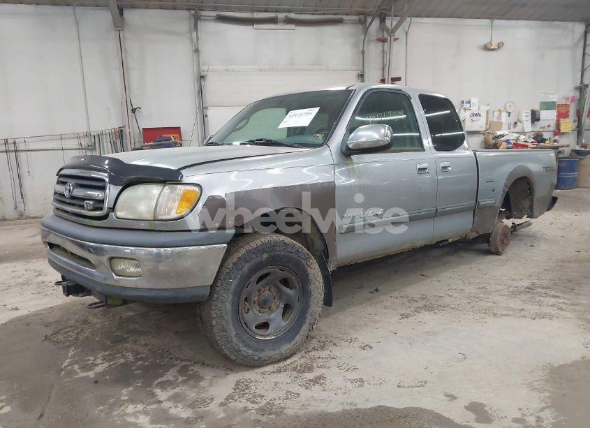 Photo 2 of 2001 Toyota Tundra SR5 V8 (VIN 5TBBT441215169714)