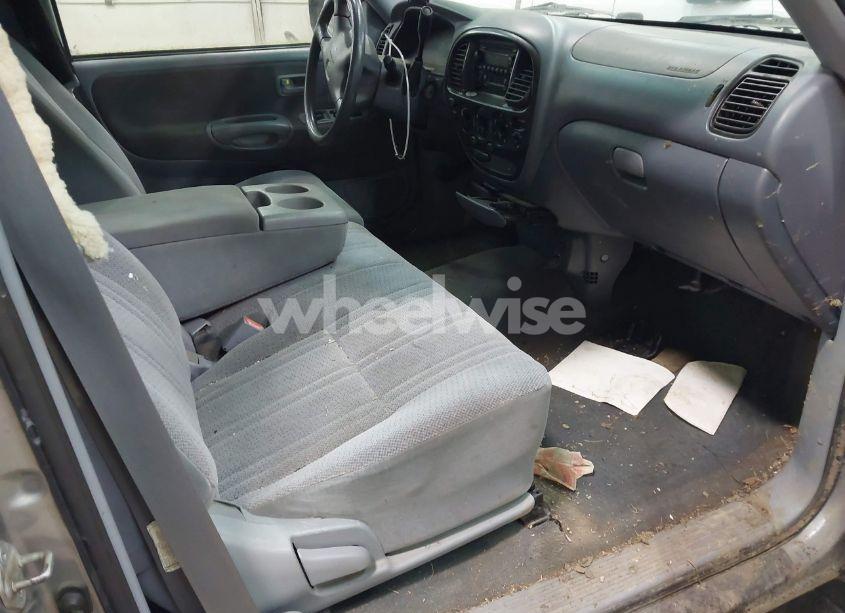 Photo 5 of 2001 Toyota Tundra SR5 V8 (VIN 5TBBT441215169714)