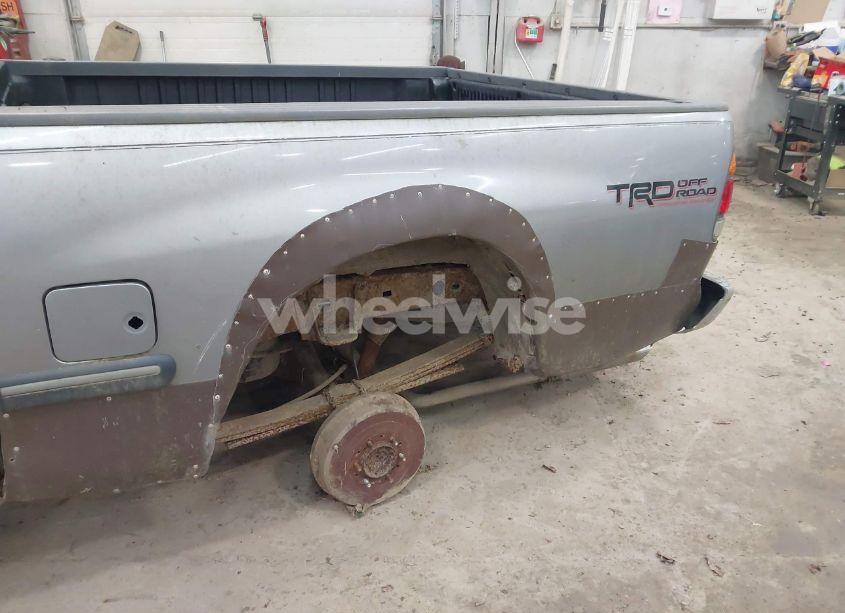 Photo 6 of 2001 Toyota Tundra SR5 V8 (VIN 5TBBT441215169714)