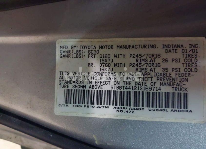 Photo 9 of 2001 Toyota Tundra SR5 V8 (VIN 5TBBT441215169714)