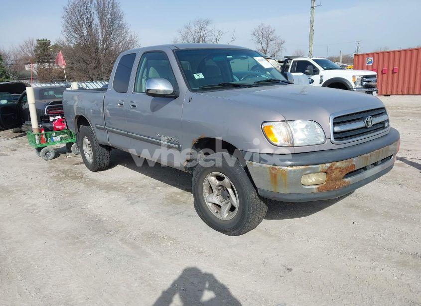2001 Toyota Tundra SR5 V8 (VIN 5TBBT44121S156140) main photo