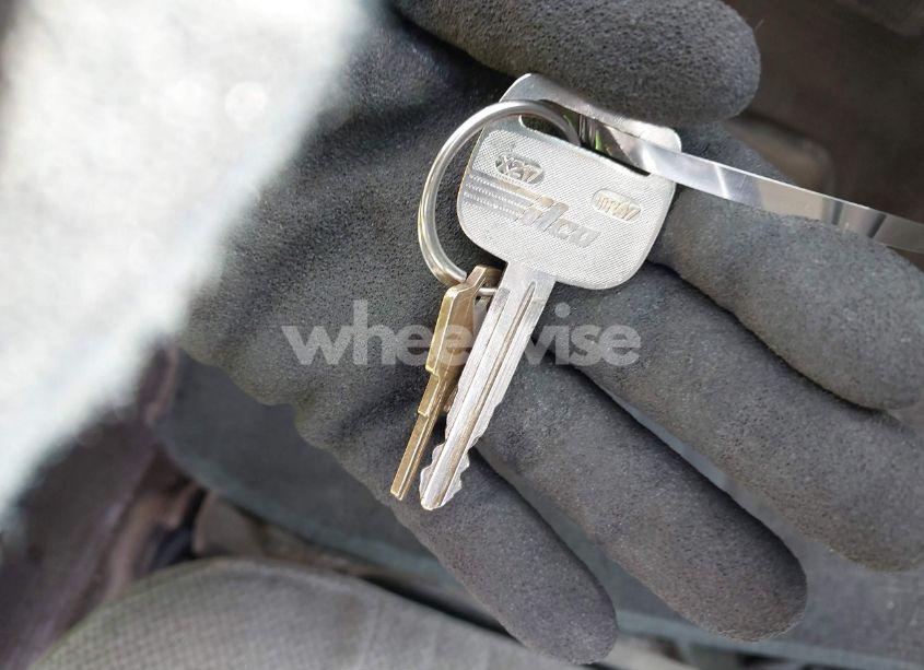 Photo 11 of 2001 Toyota Tundra SR5 V8 (VIN 5TBBT44121S156140)