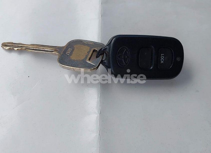 Photo 11 of 2005 Toyota Tundra SR5 V8 (VIN 5TBBT44125S459330)