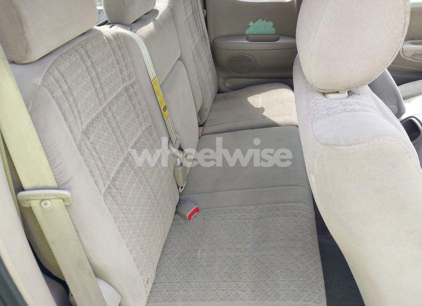 Photo 8 of 2005 Toyota Tundra SR5 V8 (VIN 5TBBT44125S471798)