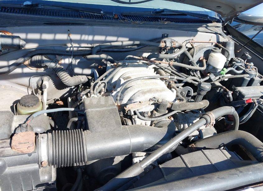 Photo 10 of 2000 Toyota Tundra SR5 V8 (VIN 5TBBT4412YS020908)