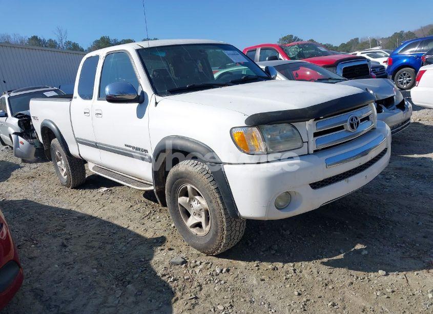 2003 Toyota Tundra SR5 V8 (VIN 5TBBT44133S360948) main photo