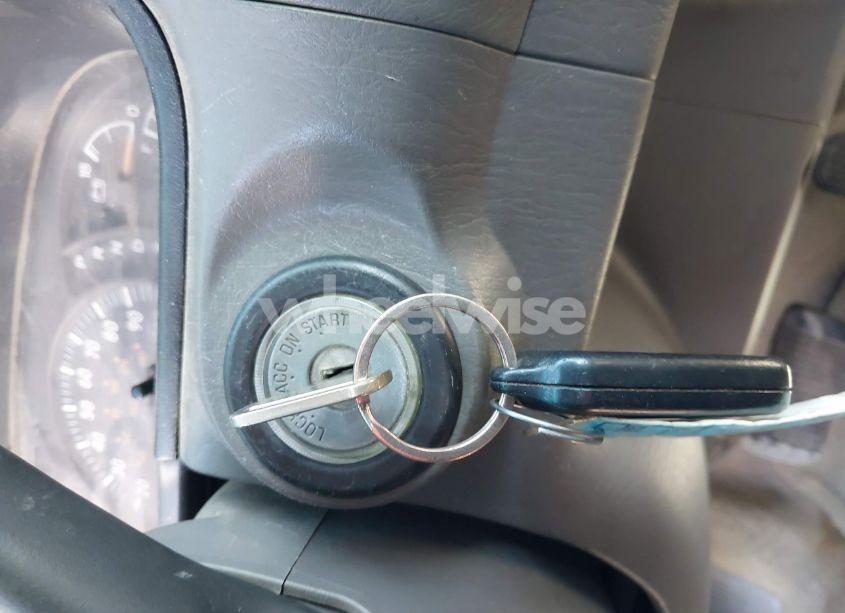 Photo 11 of 2003 Toyota Tundra SR5 V8 (VIN 5TBBT44133S360948)