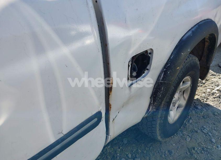 Photo 6 of 2003 Toyota Tundra SR5 V8 (VIN 5TBBT44133S360948)