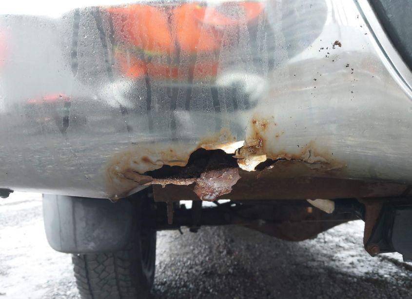 Photo 16 of 2003 Toyota Tundra SR5 V8 (VIN 5TBBT44133S361288)