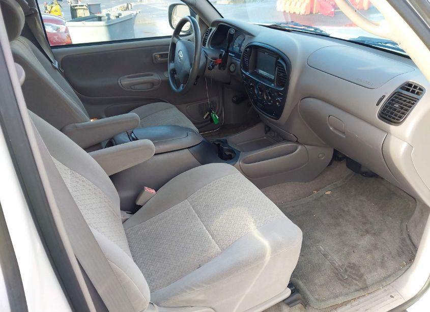 Photo 5 of 2004 Toyota Tundra SR5 V8 (VIN 5TBBT44134S440056)