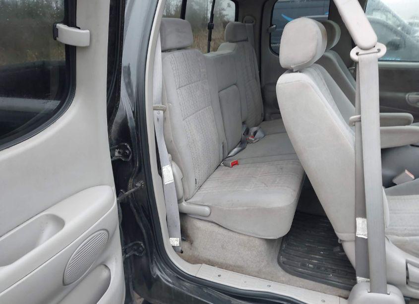 Photo 8 of 2004 Toyota Tundra SR5 V8 (VIN 5TBBT44134S450862)