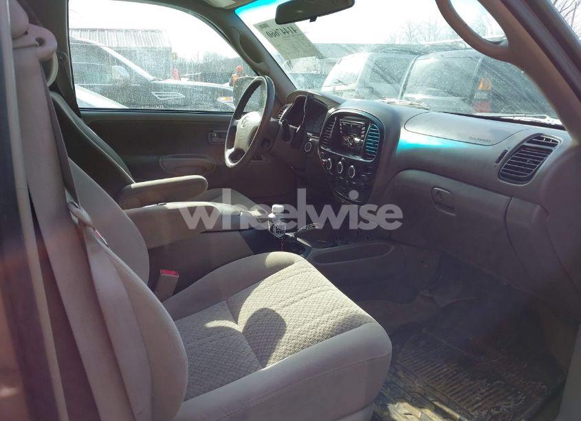 Photo 5 of 2006 Toyota Tundra SR5 V8 (VIN 5TBBT44136S481399)